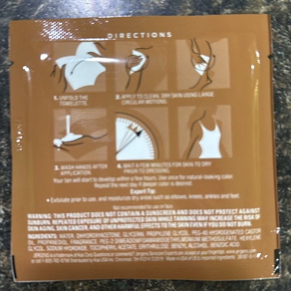 Jergens Natural Glow Instant Sun Tanning Towelette - Picture 3 of 5